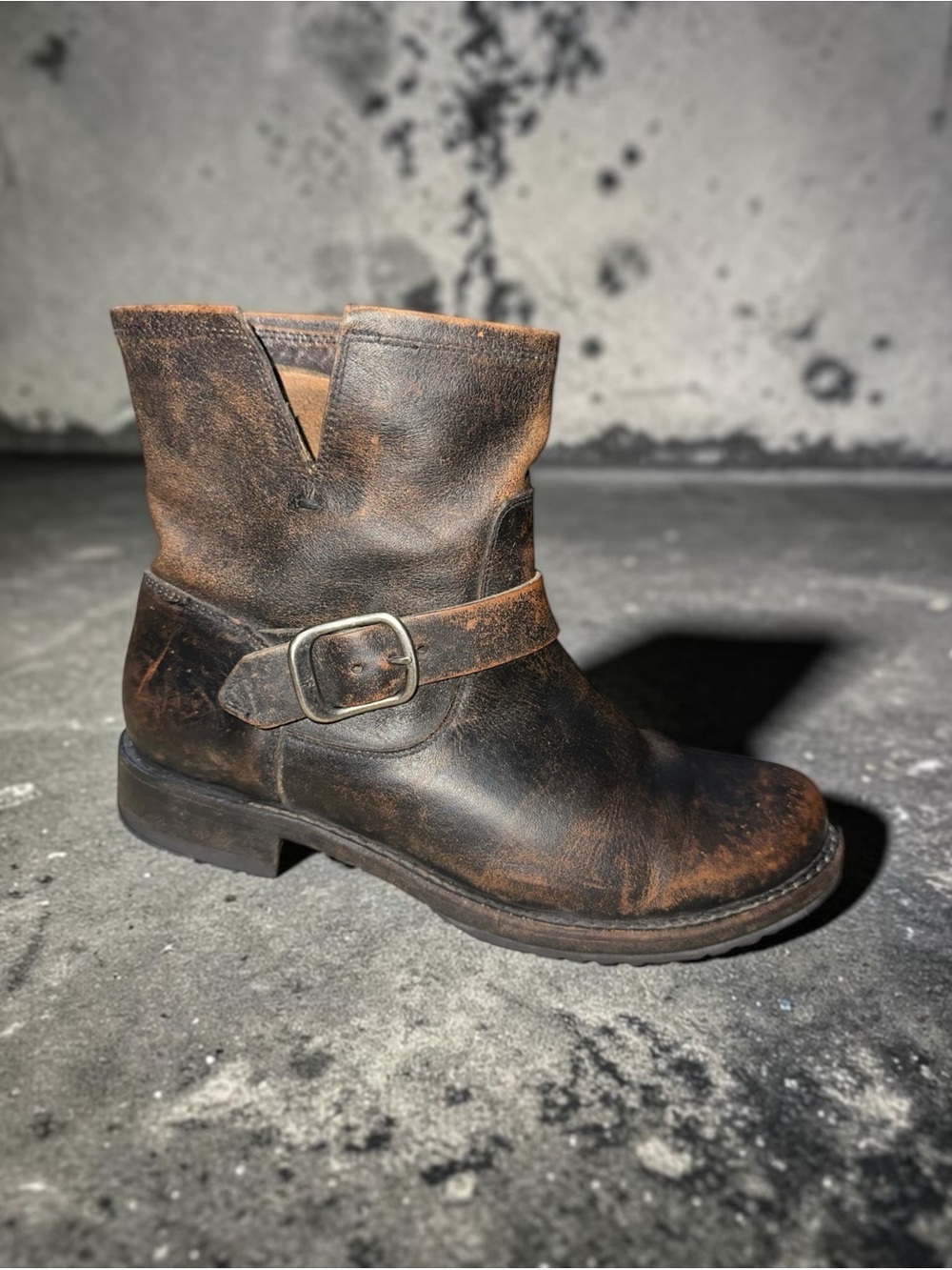 Frye Veronica Moto Distressed  Rugged Leather Ankle Bootie Black Brown Size 9